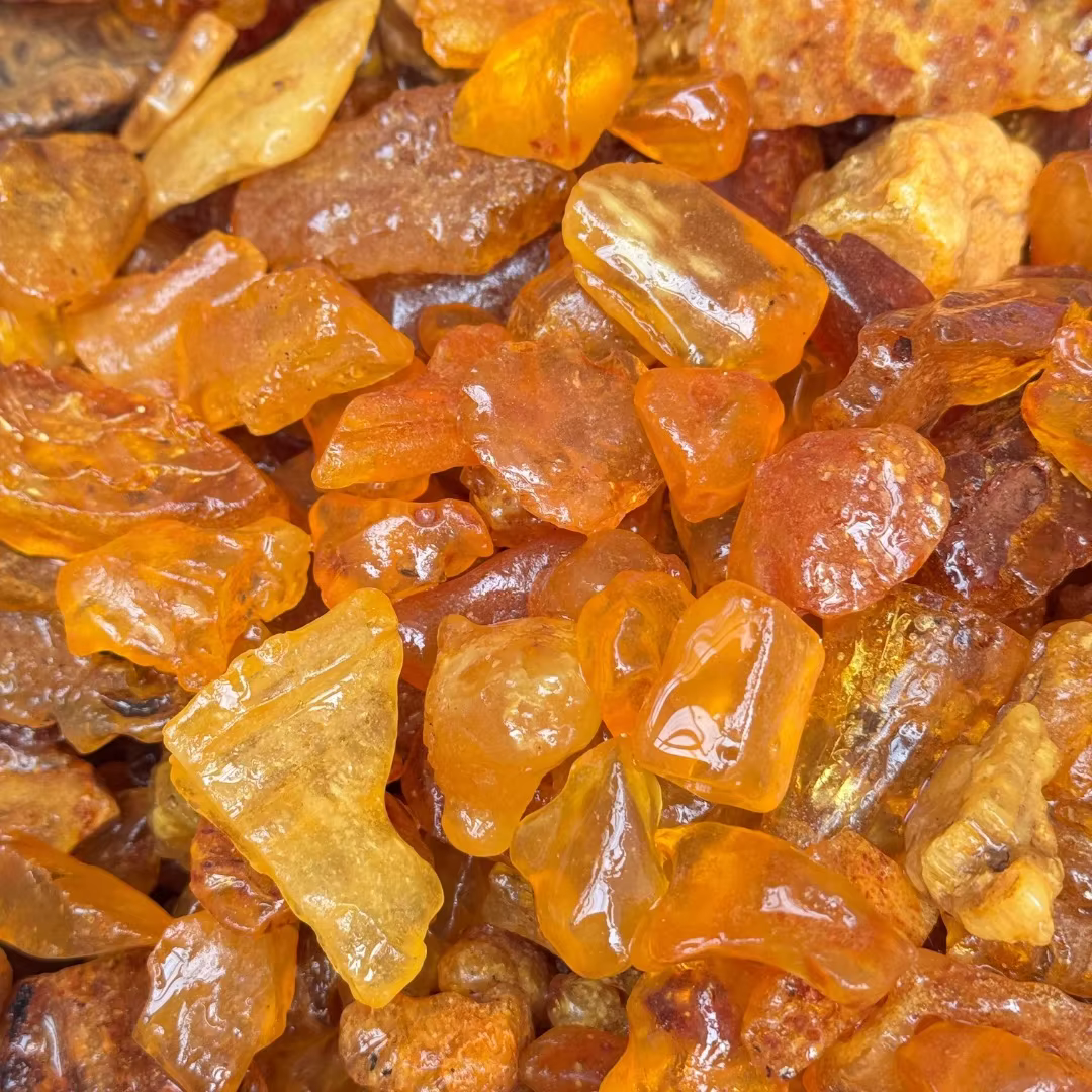 1 pièce de particules de pierre brute d'ambre naturel