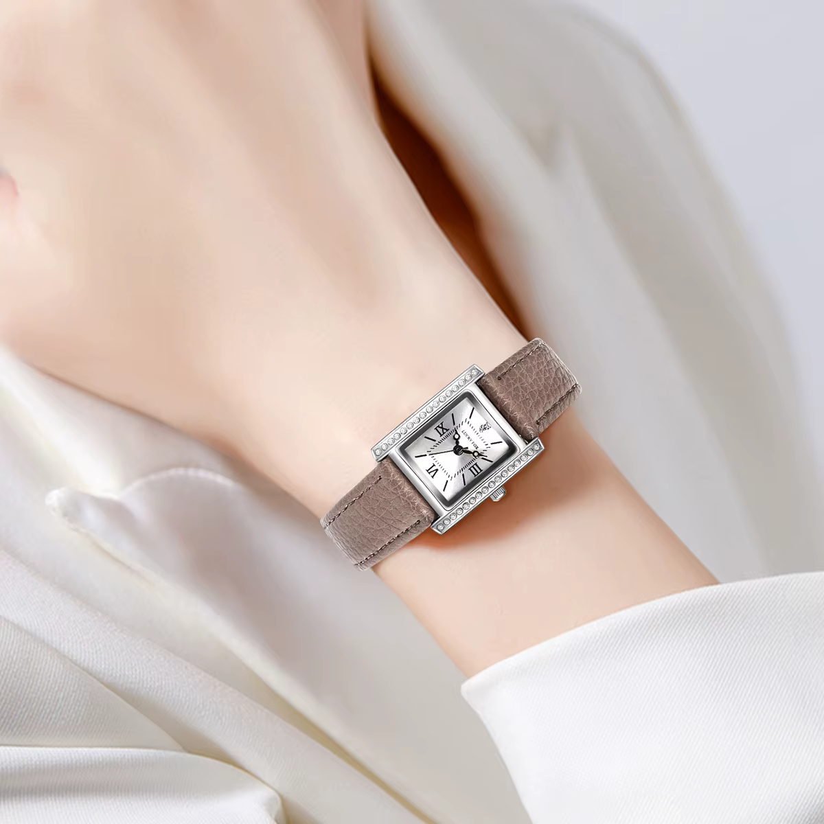 Montres femme diamant design Laides