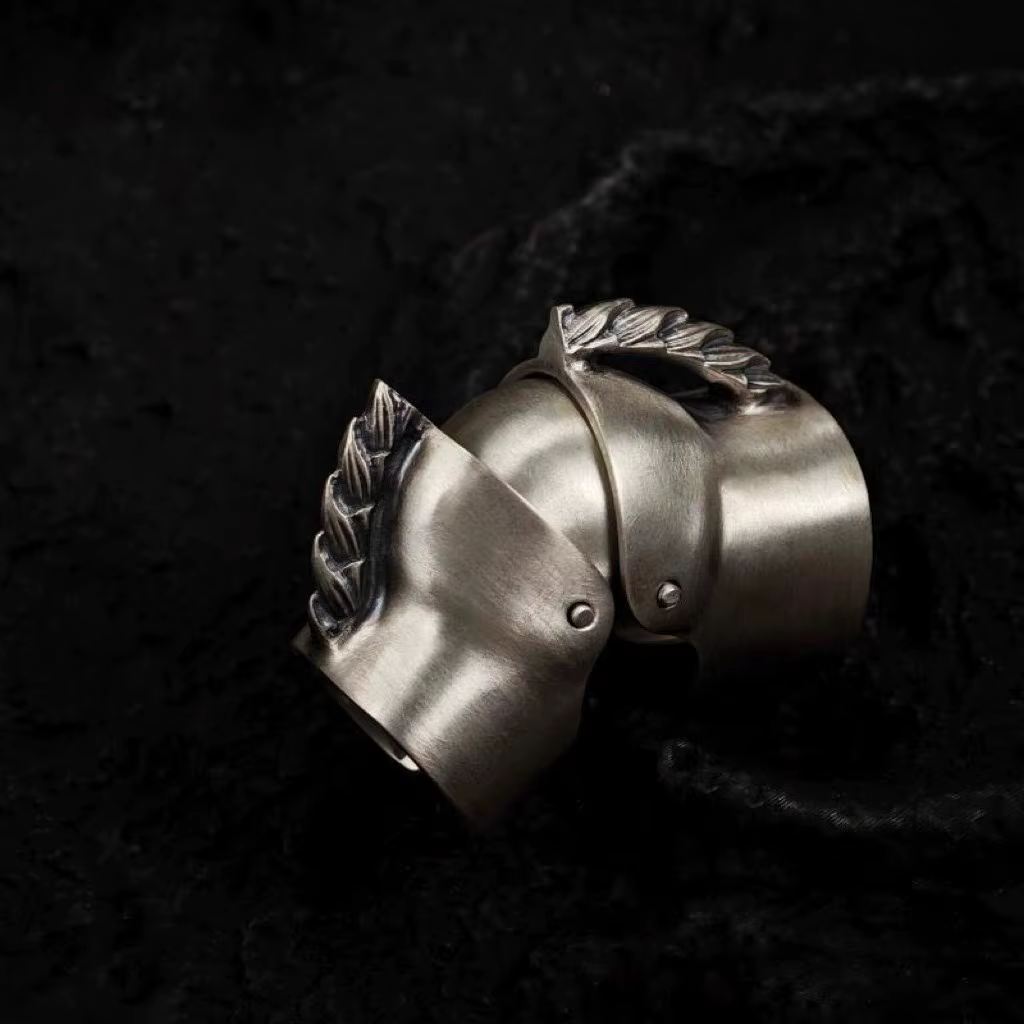 Bague du 10e anniversaire Decoration World, anneaux articulés Lotus Rouge
