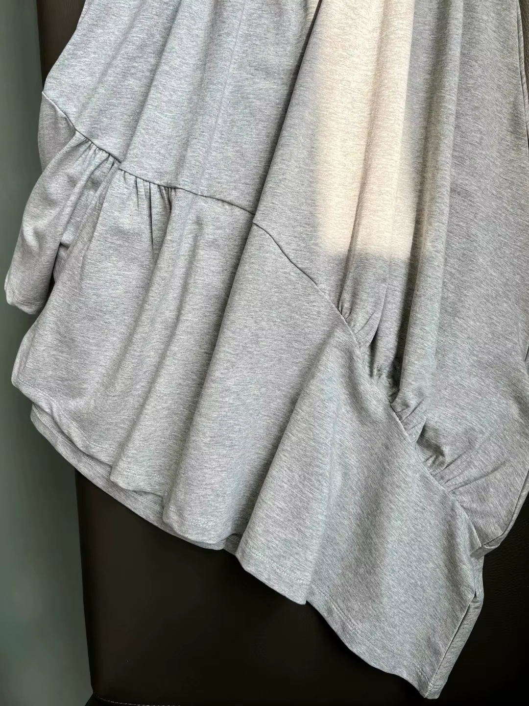 Robes grises à ourlet irrégulier pour femmes