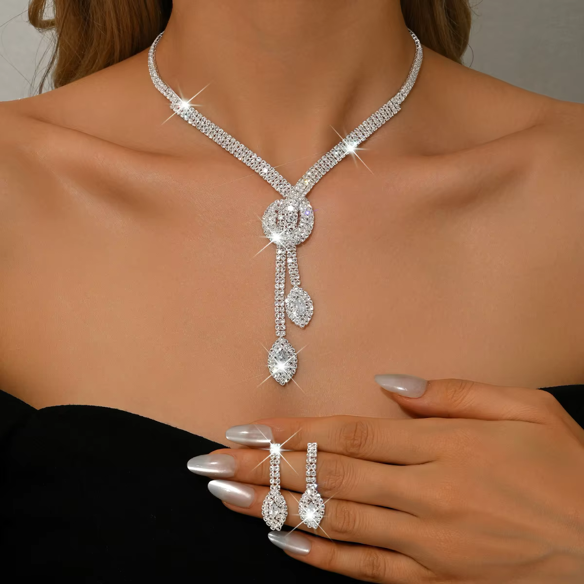 Parure de bijoux de luxe en or et cristal pour femme