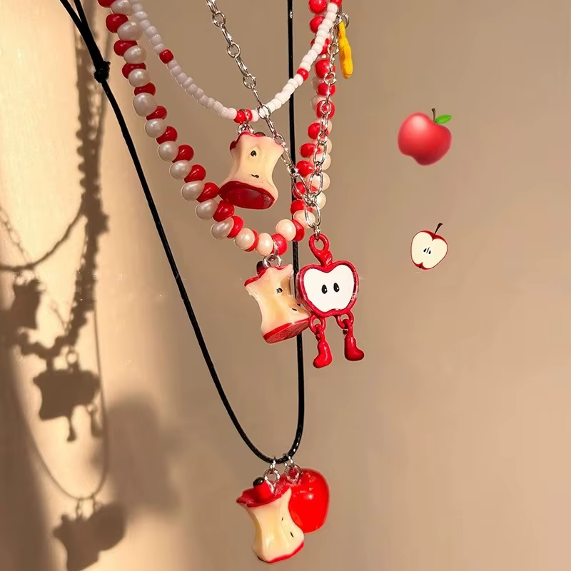 Collier pendentif pomme rouge en perles de fruits faits à la main pour femmes et filles