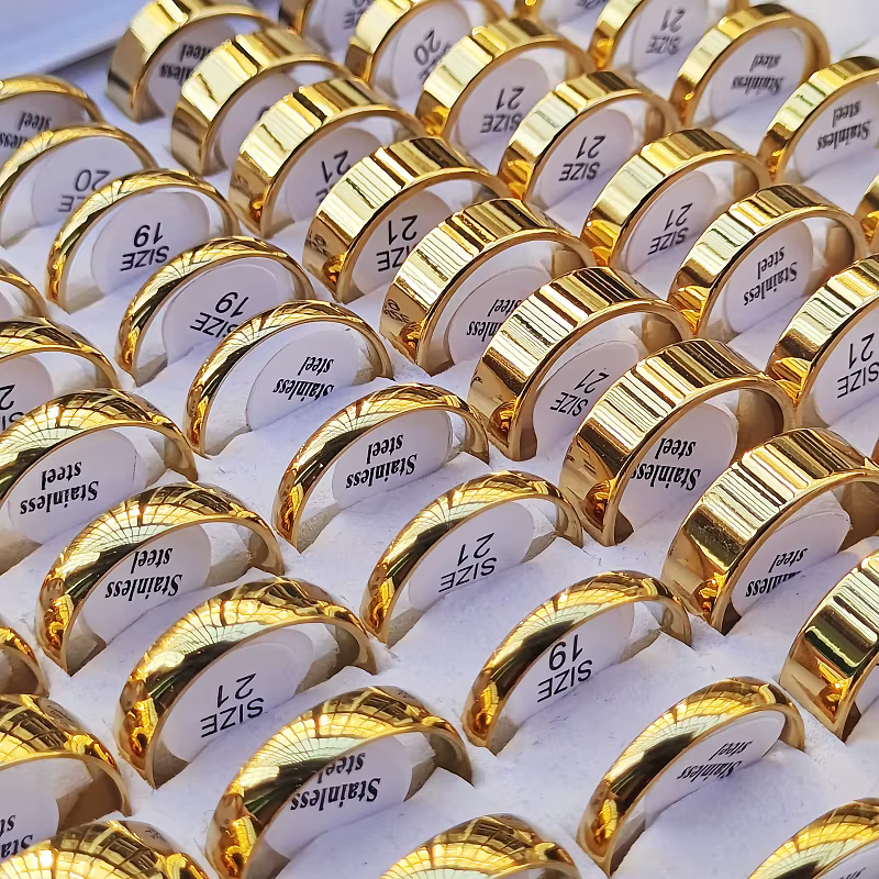 Bague dorée en acier inoxydable pour hommes et femmes