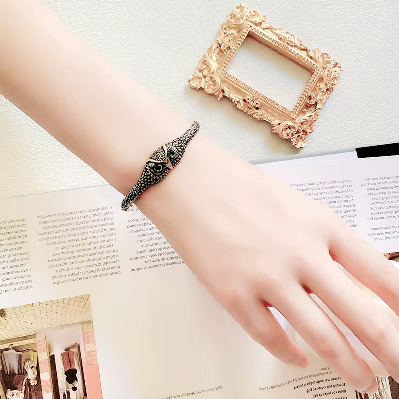 Bracelet d'ouverture rebrodé en argent regardé 925 pour femme
