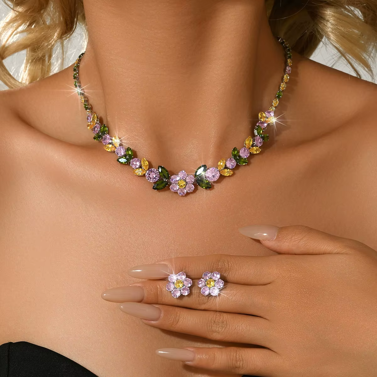 Nouvel ensemble boucles d'oreilles et collier floraux 2026 pour femme