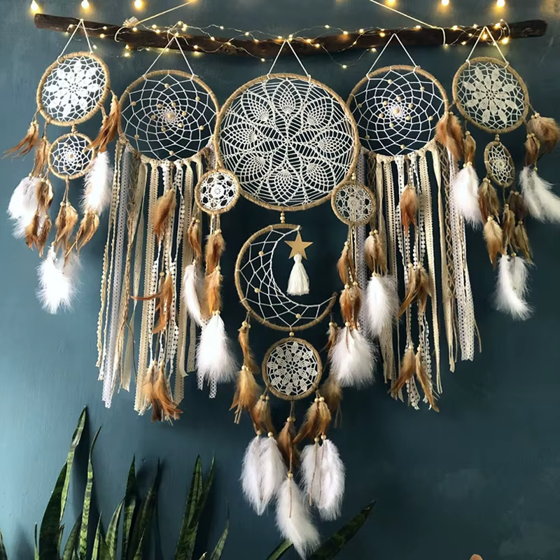 Plumes faites à la main de style royauté