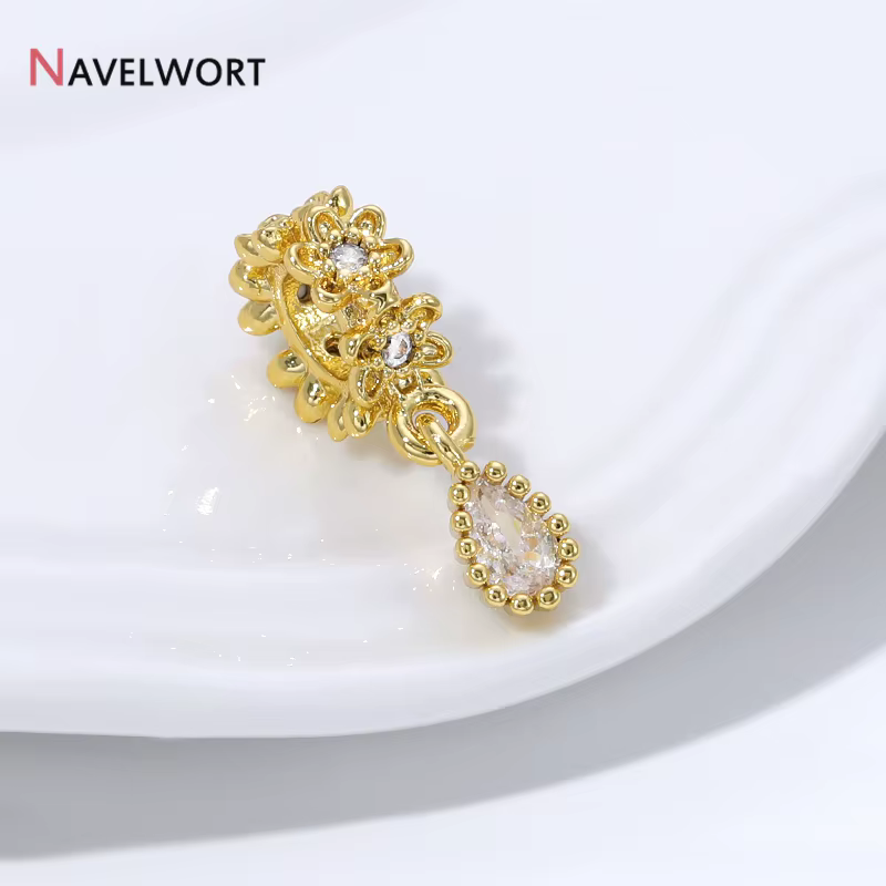 Pendentif en forme de goutte d'eau en laiton plaqué or 18 carats incrusté de zircon
