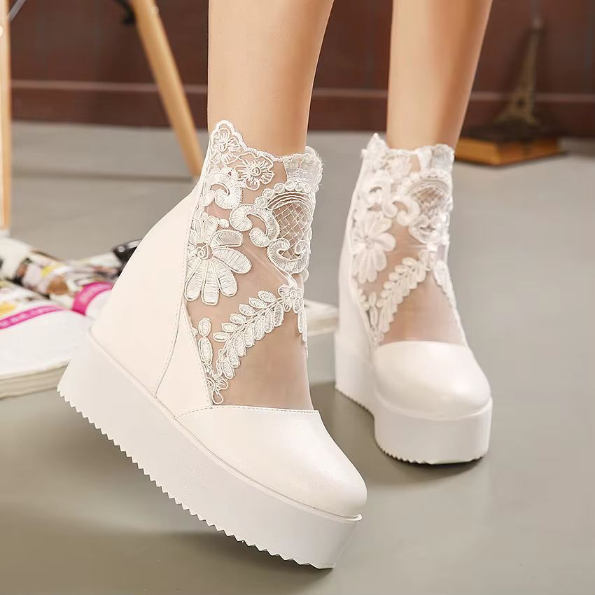 Chaussures à talons compensés en dentelle pour femmes