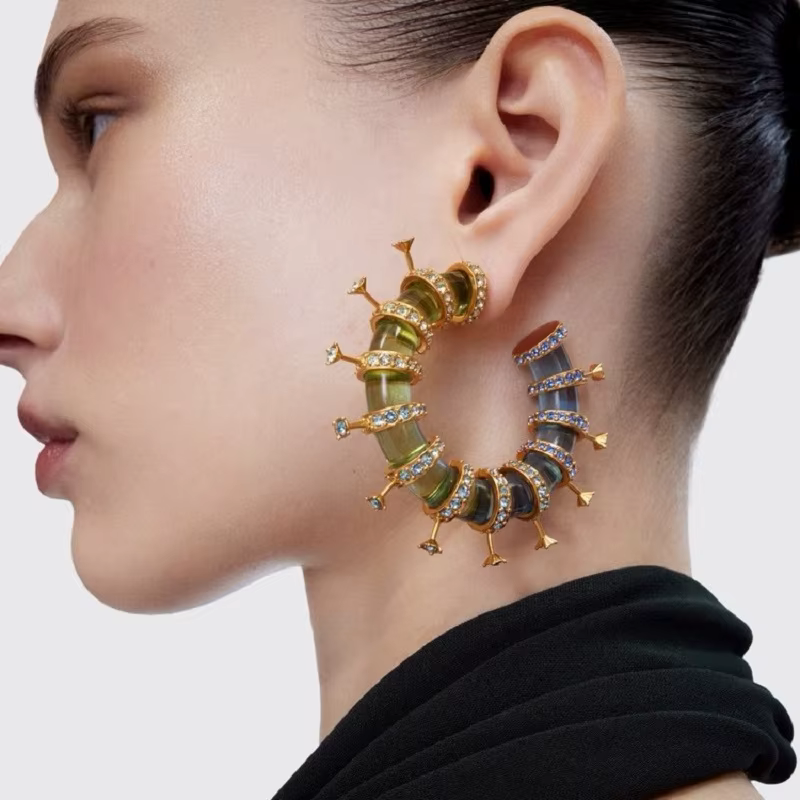 Boucles d'oreilles cercle en résine dégradée colorée avec diamants étincelants