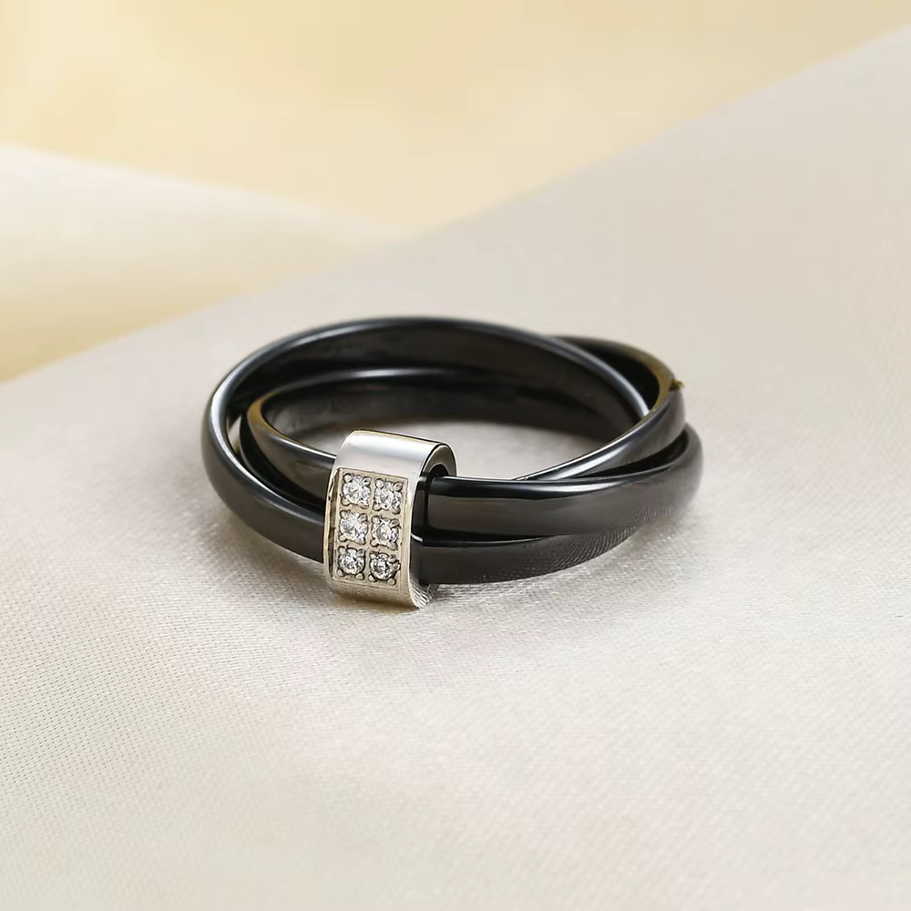 Bague à trois anneaux en céramique noire et blanche sertie de diamants à double rangée de 8MM pour couples