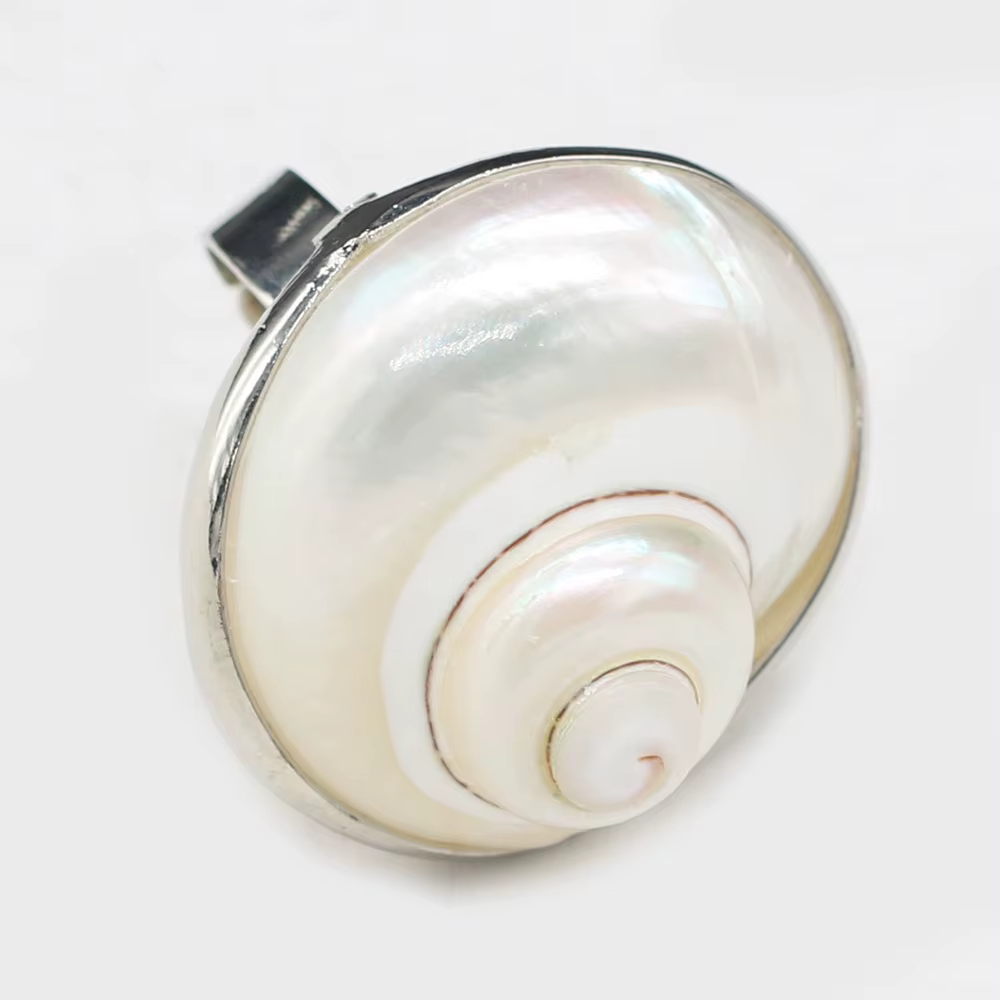 Bague ronde en pierre de coquillages naturels pour femme