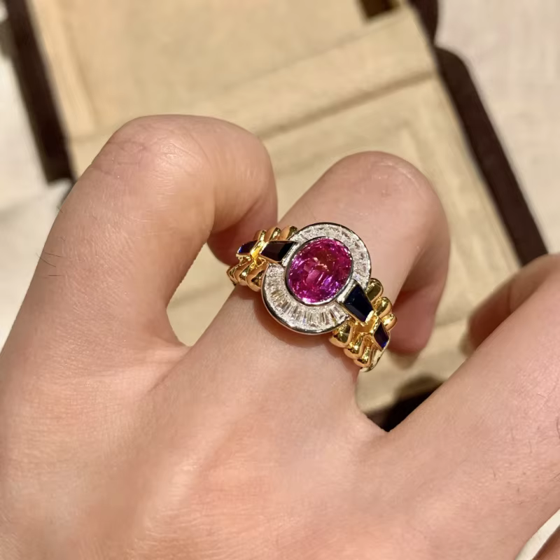 Bague vintage en corindon rouge