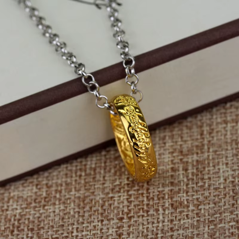 Collier pendentif en acier inoxydable gravé plaqué or