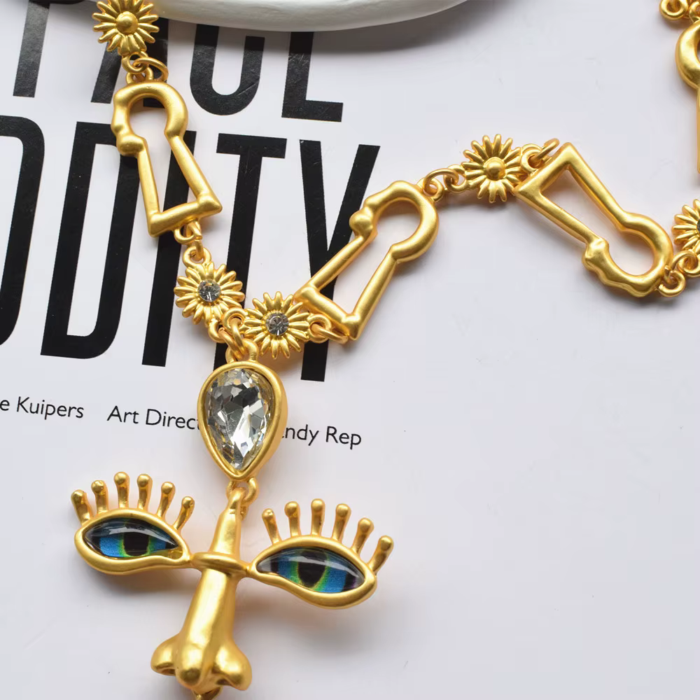 Collier avec pendentif yeux en métal de Style Baroque pour femmes