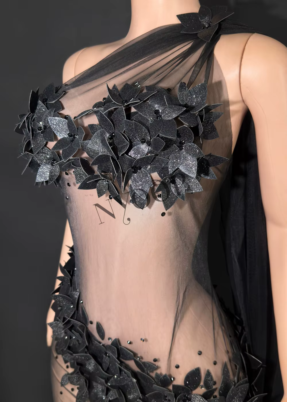 Robe longue à queue transparente pour femmes