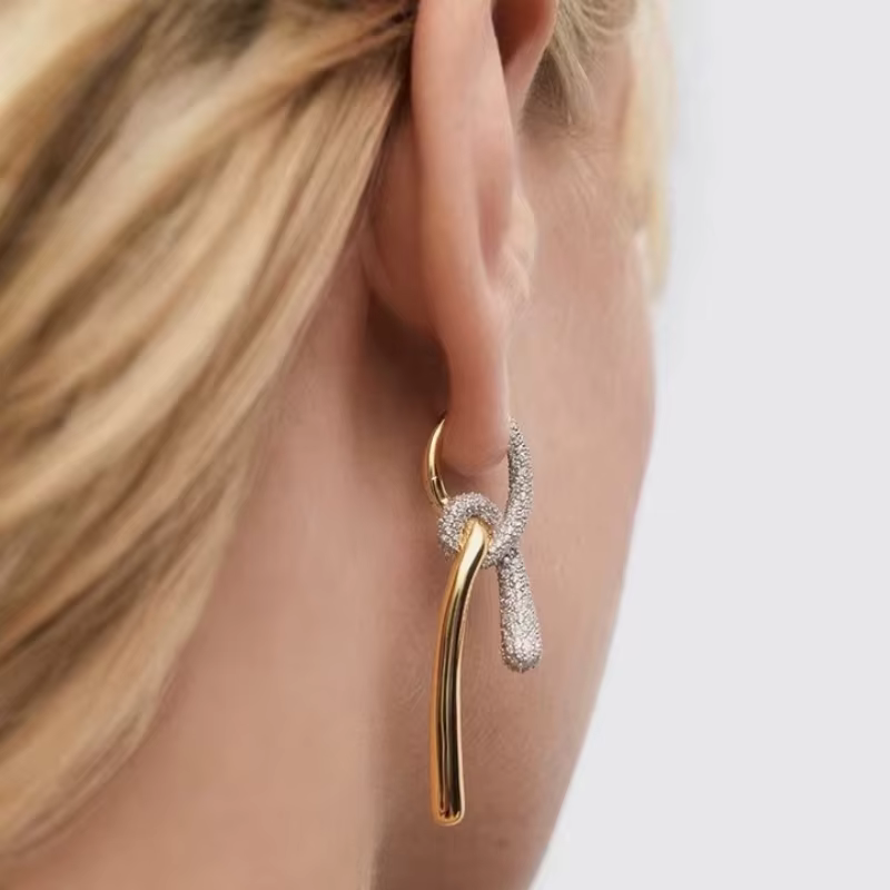 2025 nouveau Top qualité or argent diamant cristal noué concepteur luxe boucles d'oreilles femme Europe mode bijoux cadeaux de vacances