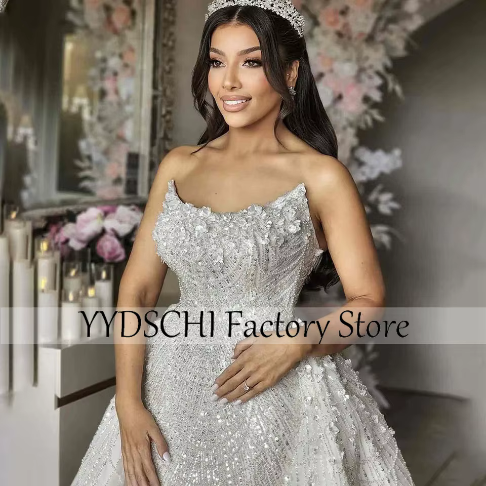 Robe de mariée personnalisée de luxe africaine avec appliques brillantes