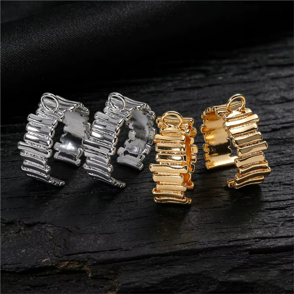 1 pièce de base de bague ouverte à rayures en métal plaqué or 18K