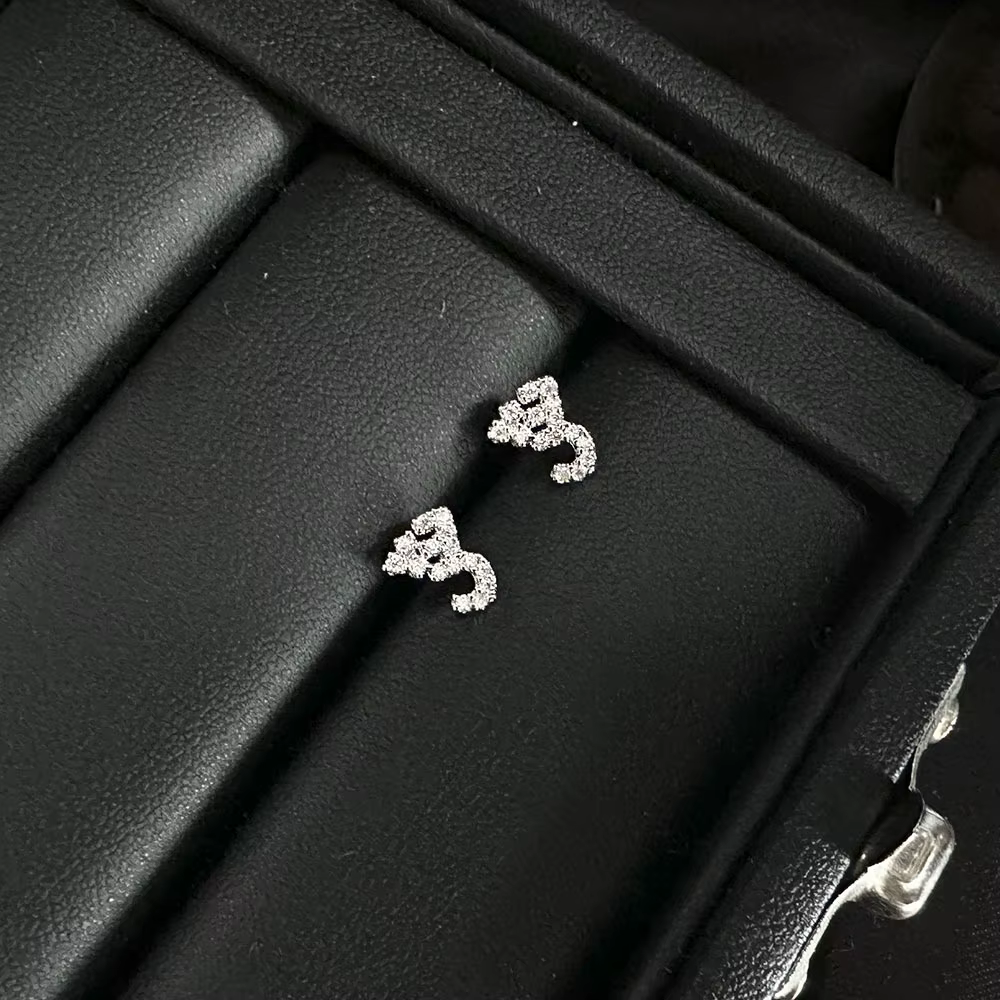 Boucles d'oreilles avec lettres d'amour arabes pour femmes