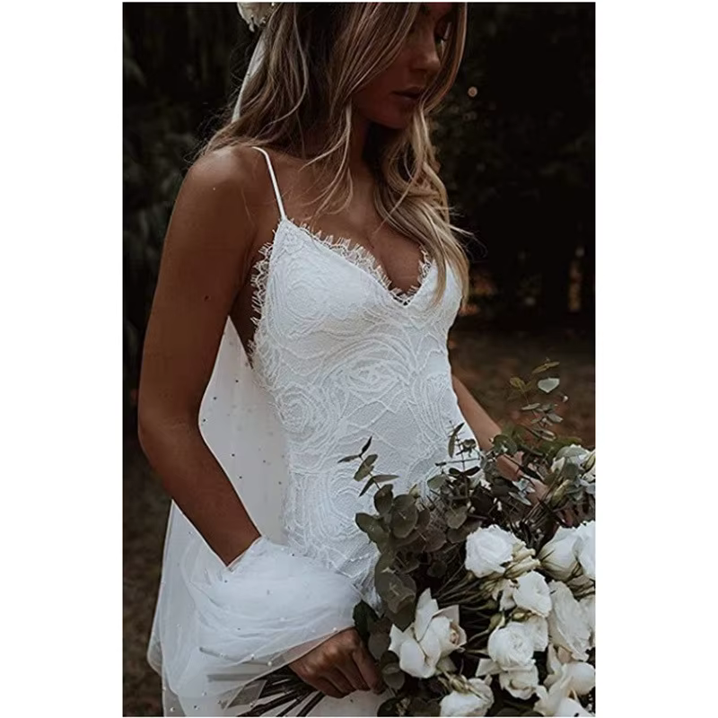 Robe de Mariée à Bretelles avec Coupe Simple et Slim