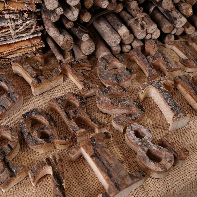 Lettres de l'Alphabet et Chiffres en Bois Naturel Vintage