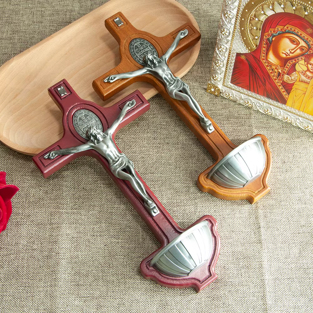 Nouvelle église bois croix Religion catholique rituel