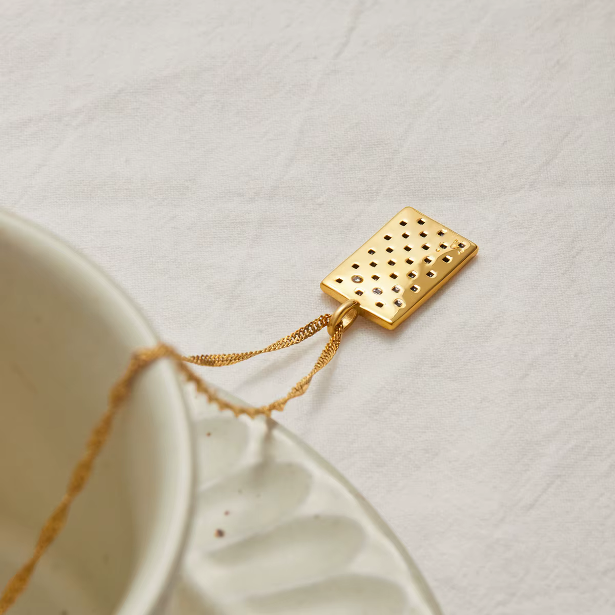 Yori nouveauté bijoux d'été faits à la main 18K PVD plaqué étanche déclaration pendentif rectangulaire collier