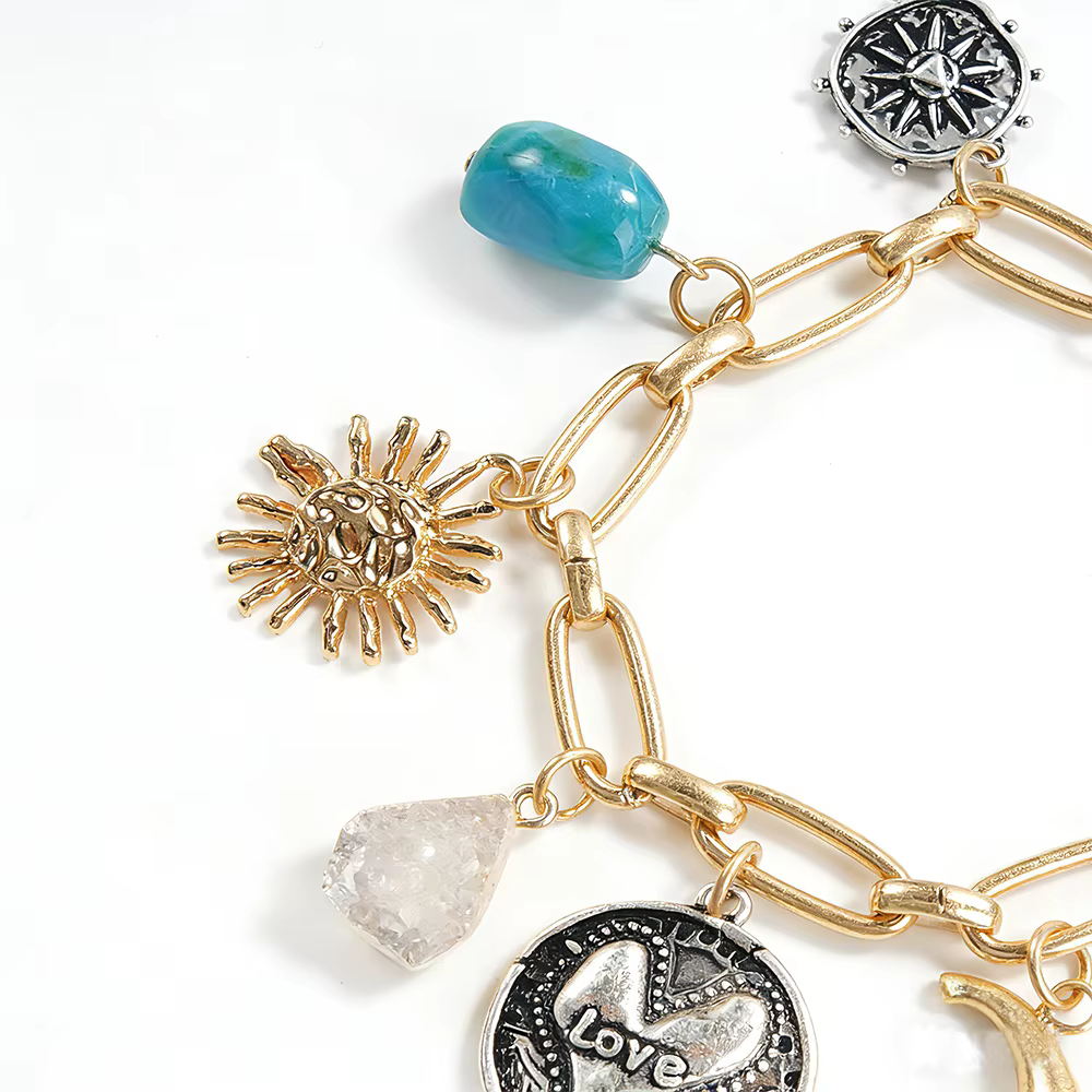 Bracelet artisanal avec breloque et pierre