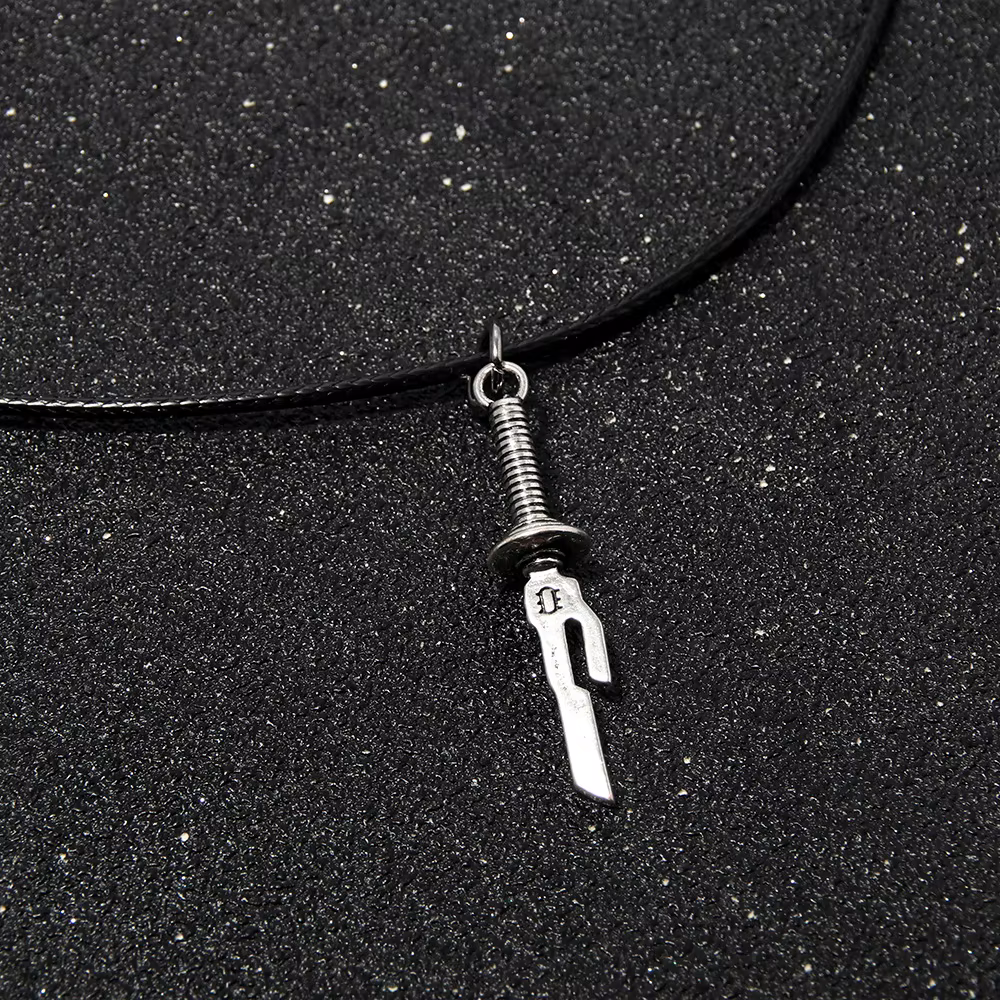 Anime Jujutsu Kaisen Fushiguro Toji épée collier lance de Tianri couteau pendentif Cosplay colliers pour unisexe tour de cou bijoux