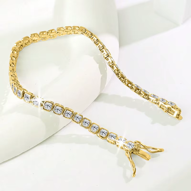 Bracelet jonc en or 14 carats fait main avec diamants de laboratoire de 3 mm