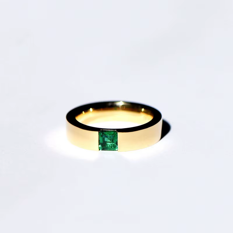 Bague émeraude en pierres précieuses naturelles