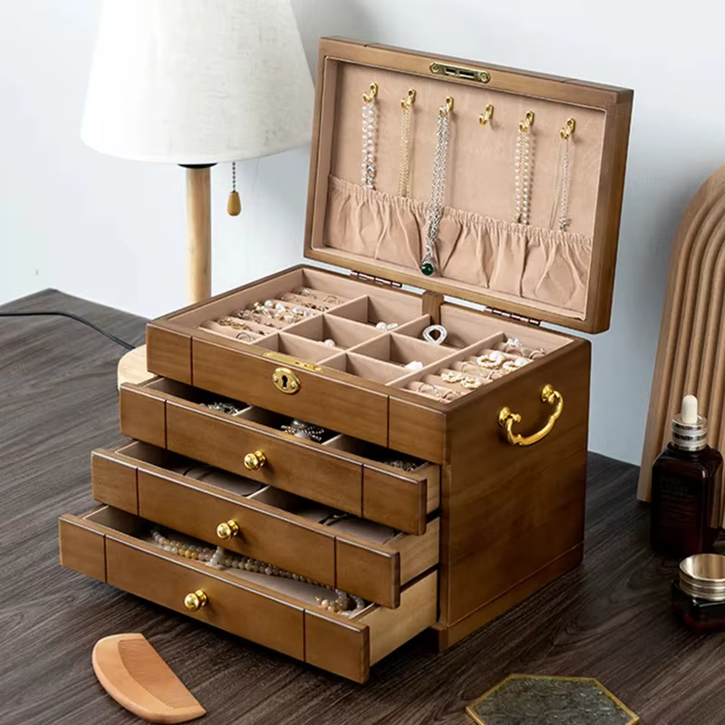 Boîte à bijoux en bois