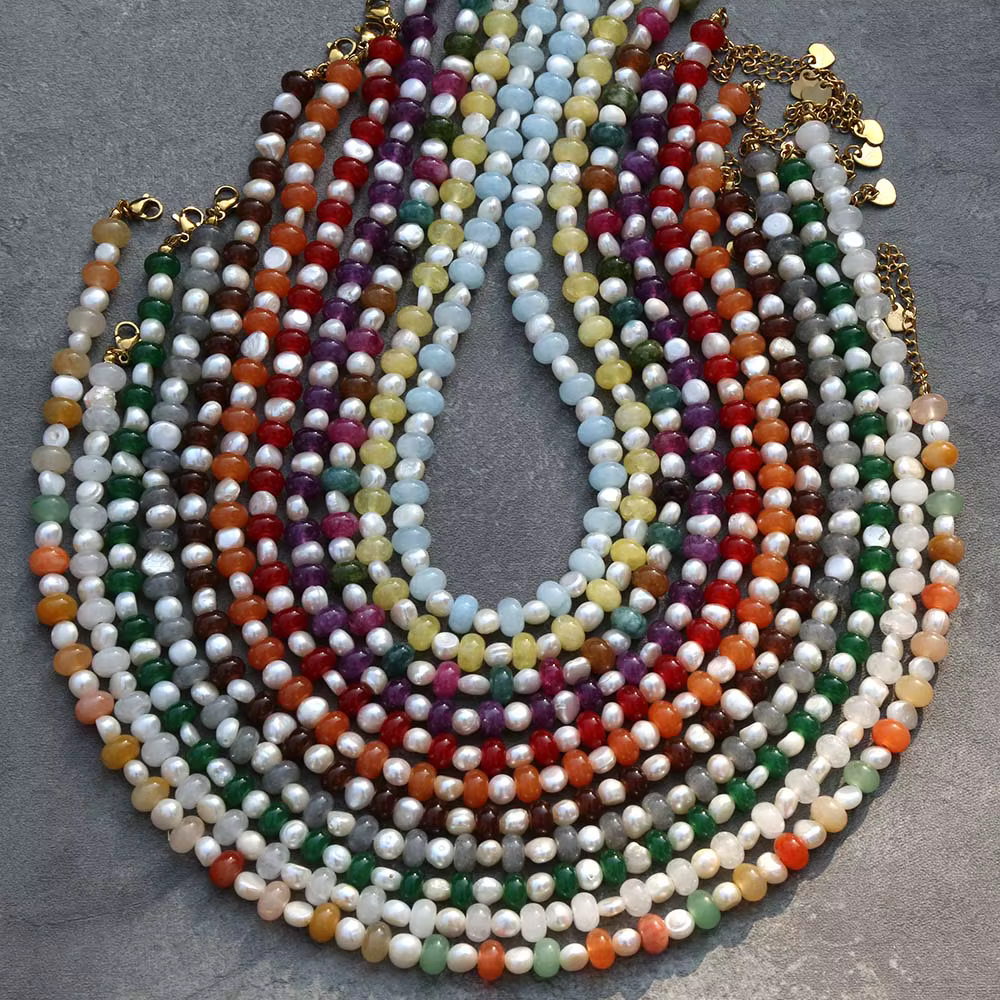 Collier élégant de style bohème en perles d'eau douce naturelles