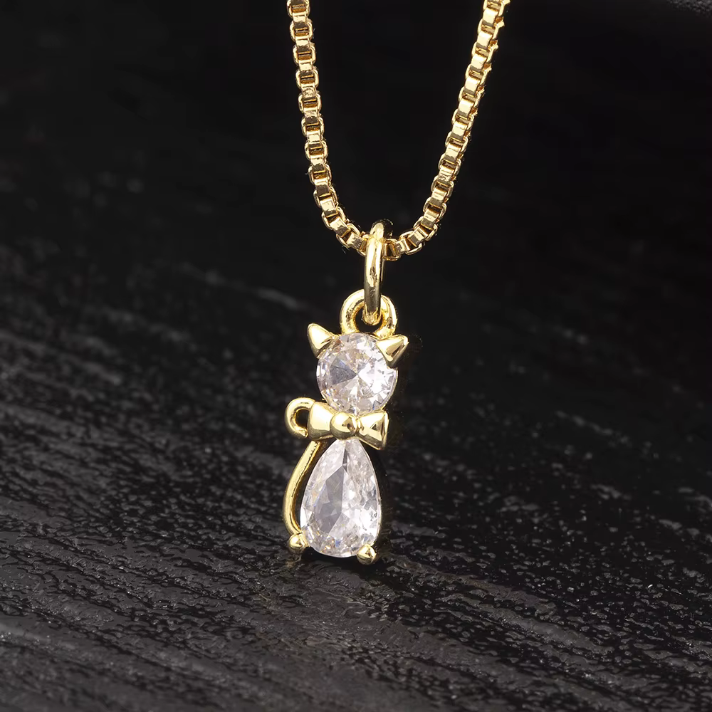 Collier pendentif en forme de chat pour femme