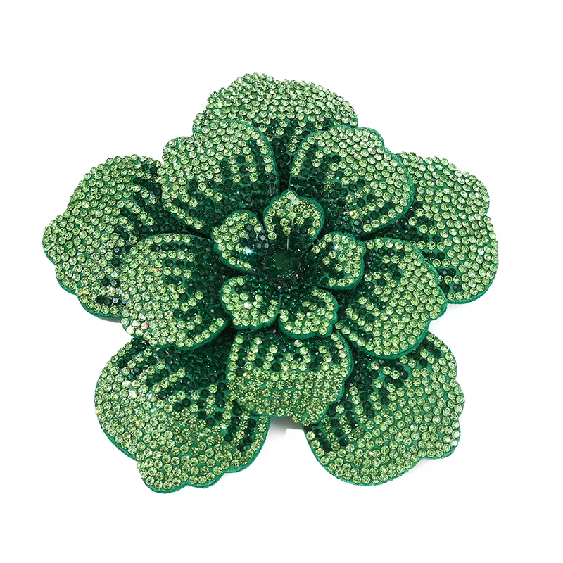Broche tridimensionnelle en strass camélia Rose pour femmes