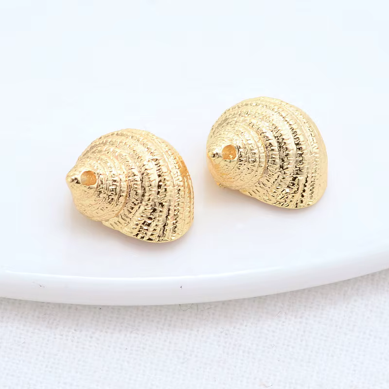 Breloques de Conque en Laiton de 12x13mm et 14K