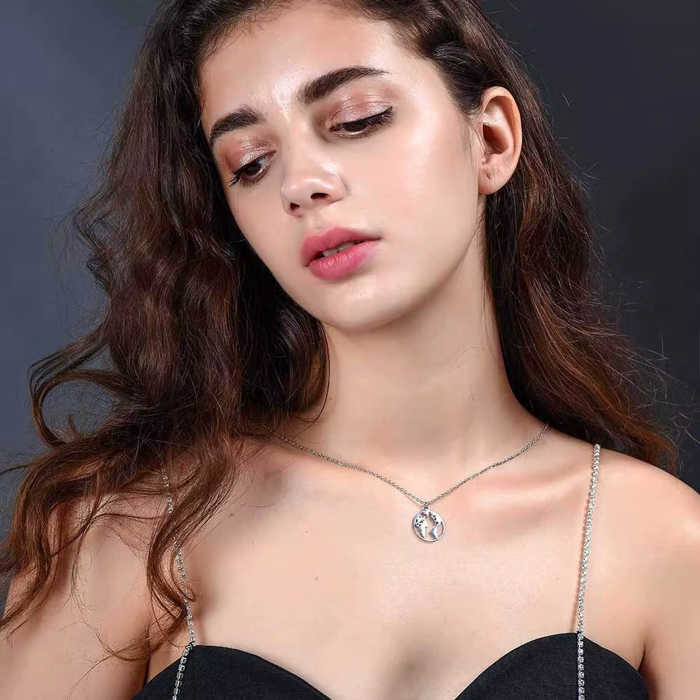 Pendentif carte du monde petit Globe pour femmes