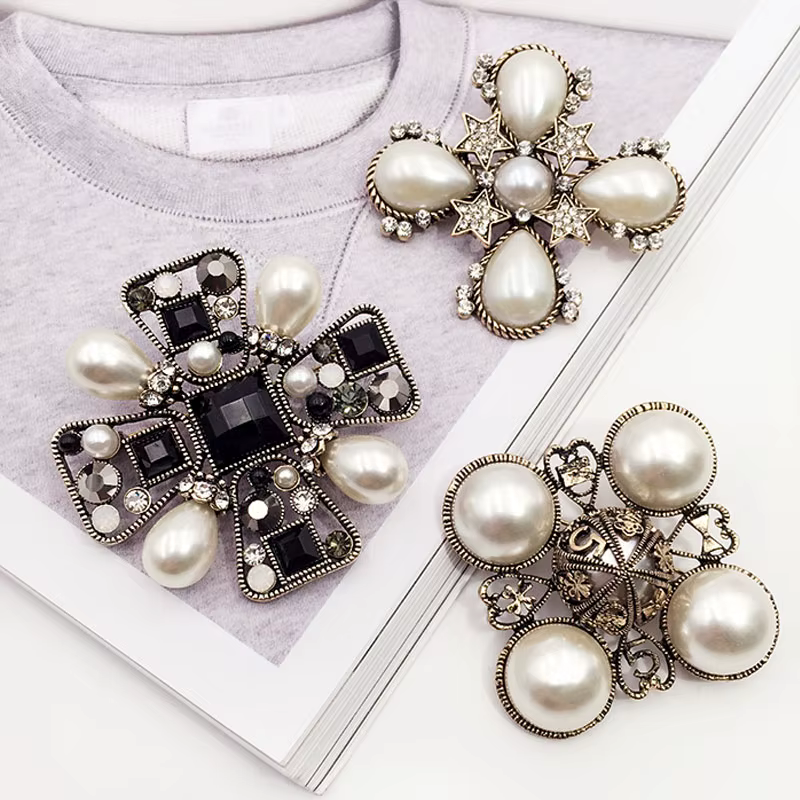 Rétro célèbre marque de luxe broche de créateur de haute qualité grande perle 5 bijoux broches
