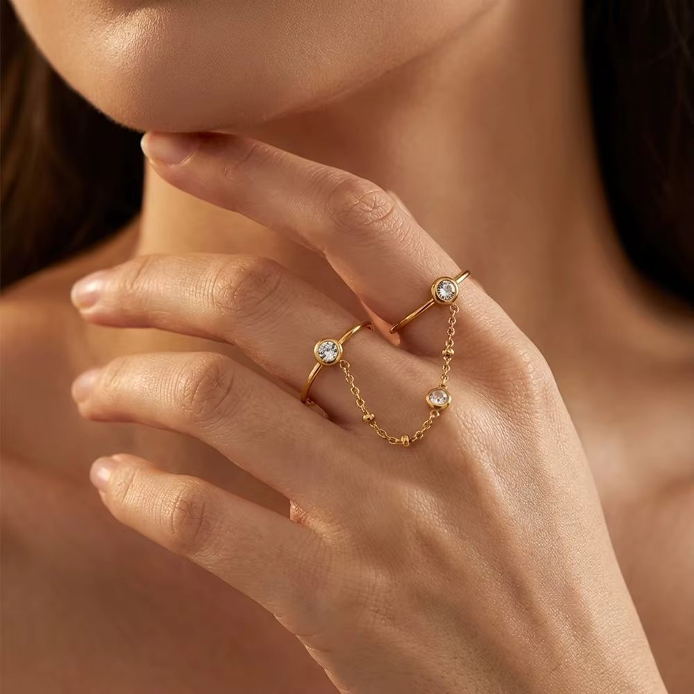 Bague double chaîne couleur or en acier inoxydable plaqué or avec zircon pour femme
