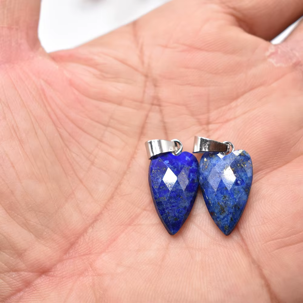 Pendentifs goutte d'eau à facettes mixtes en pierre naturelle de bonne qualité