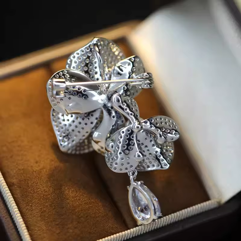 Broche de luxe légère en Zircon pour femmes