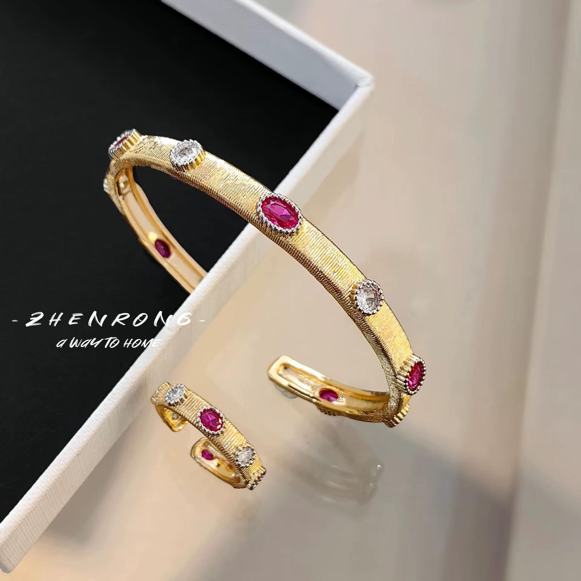 Bracelet de luxe plaqué or 18 carats pour femme