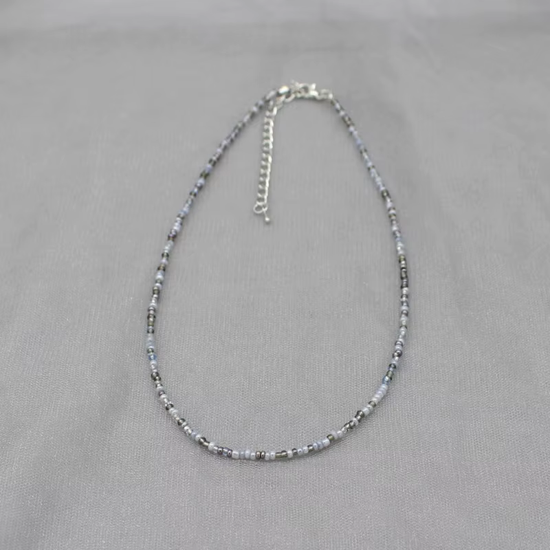 Collier ras du cou en perles de rocaille simples pour femmes