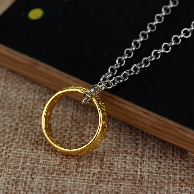 Collier pendentif en acier inoxydable gravé plaqué or