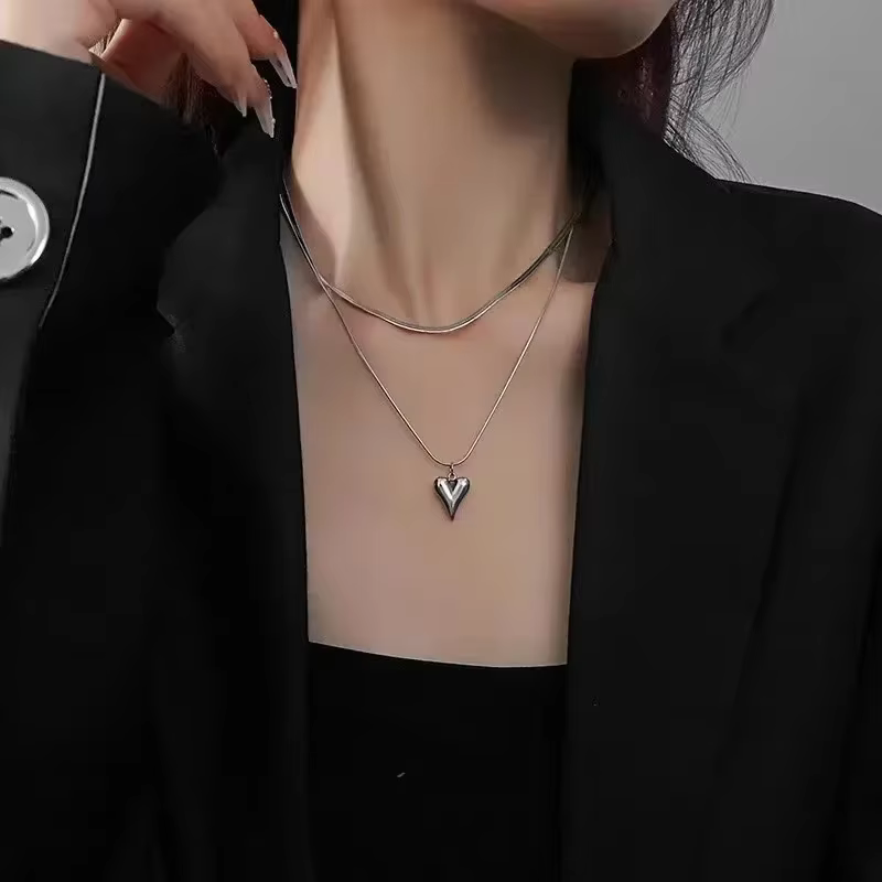 Collier pendentif coeur d'amour à double couche pour femme