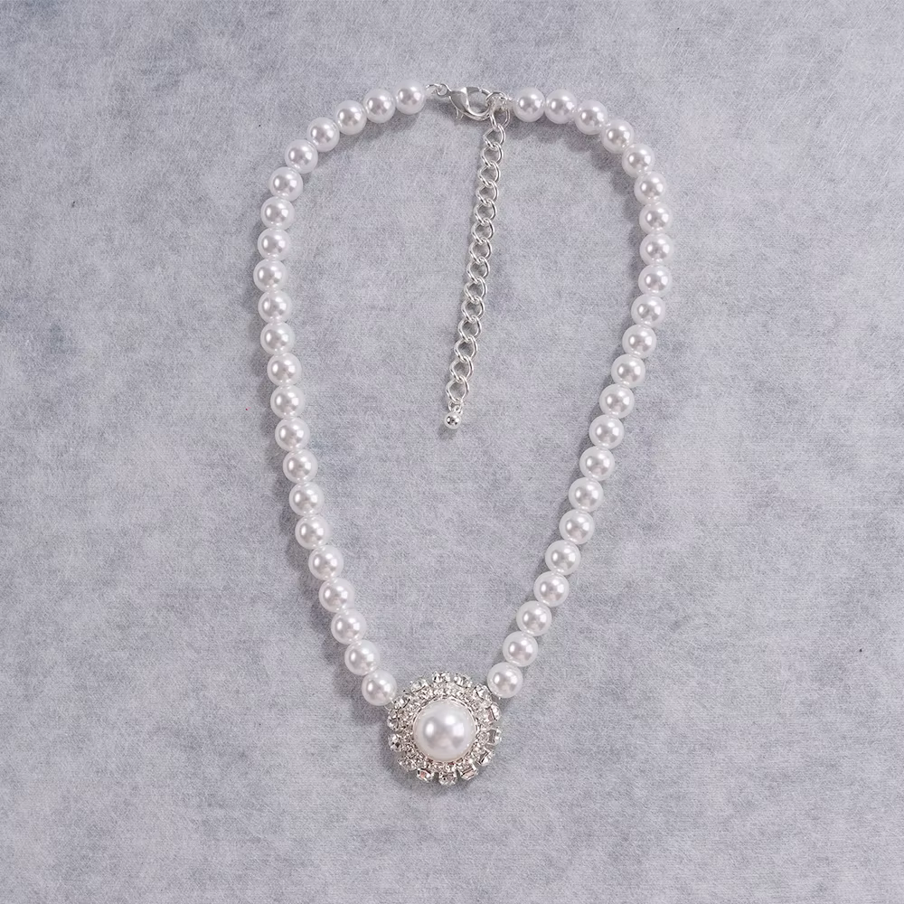 Ensemble de bijoux scintillants en perles fabriquées à la main