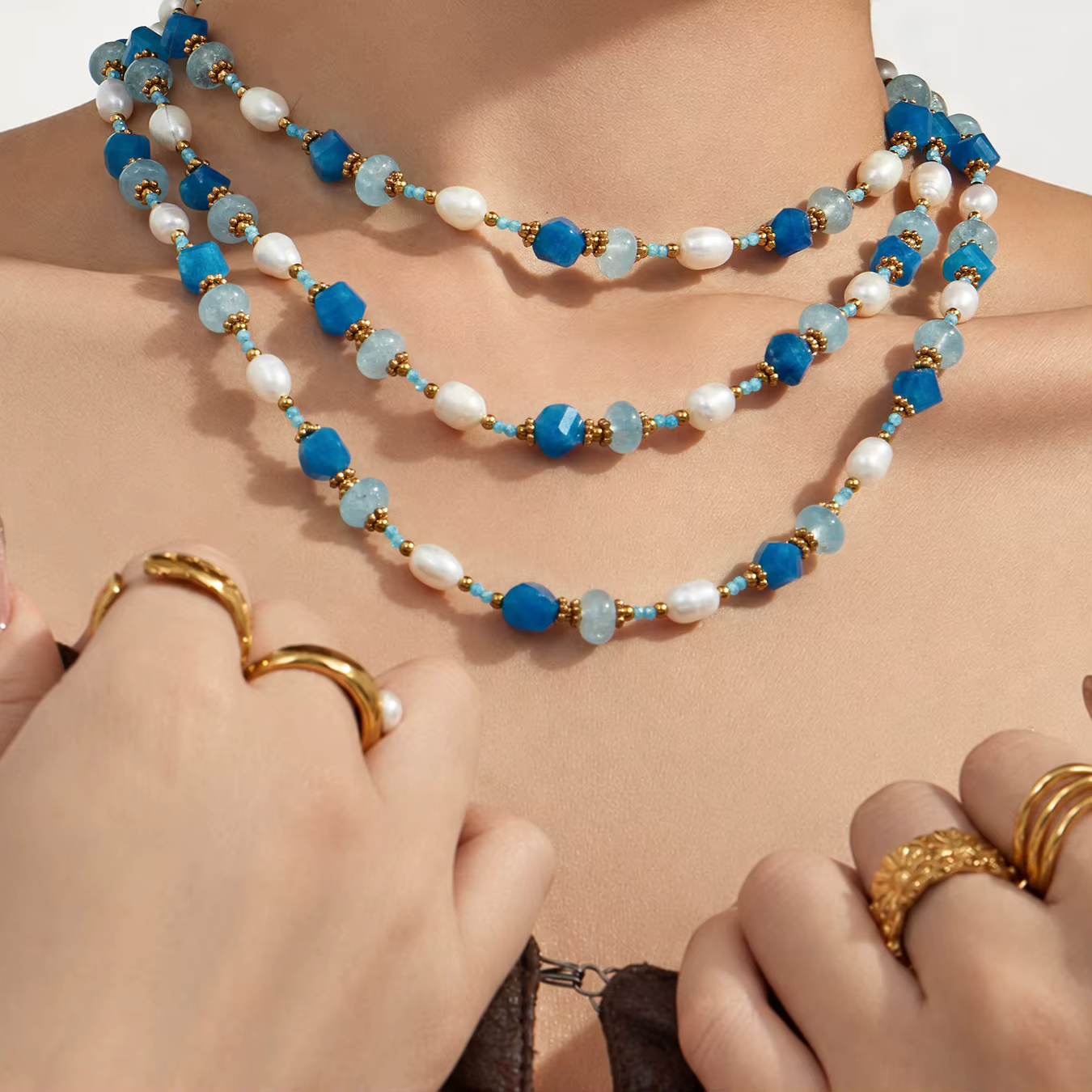 Collier de perles d'eau douce naturelles et de pierres facettées