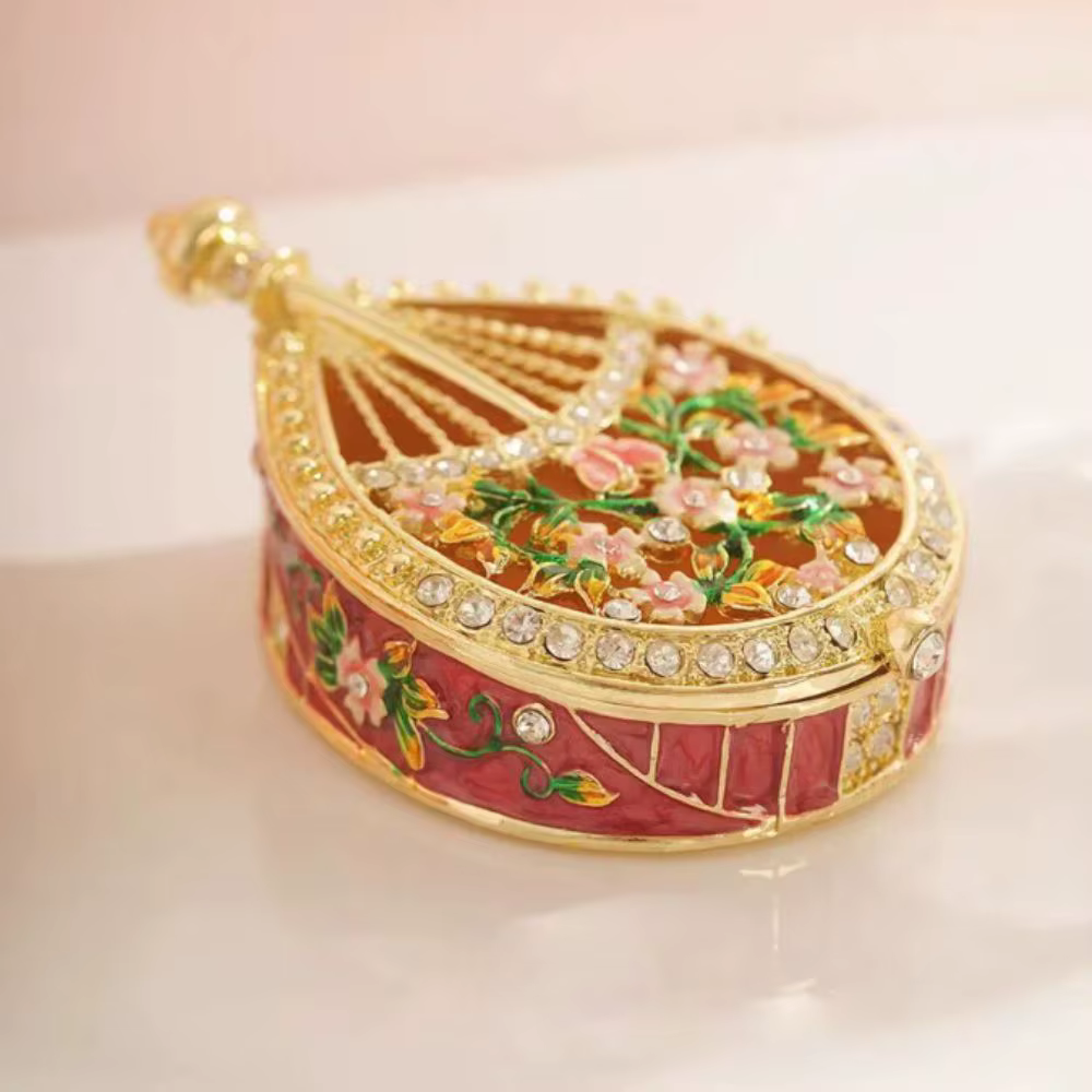 Boîte à bijoux en émail peinte à la main