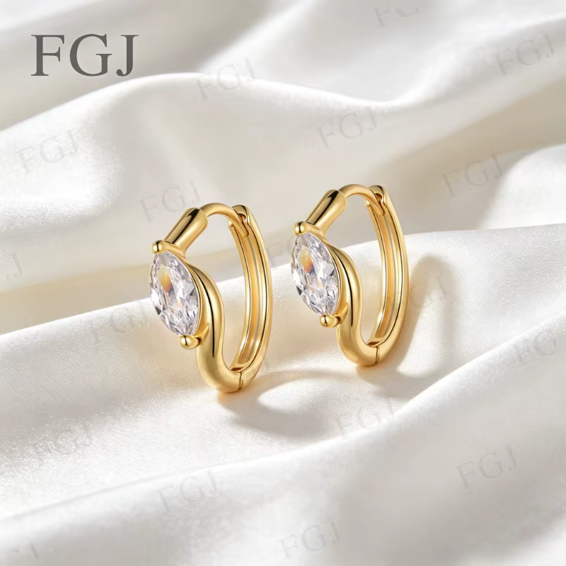 Boucles d'oreilles créoles en moissanite pour femme
