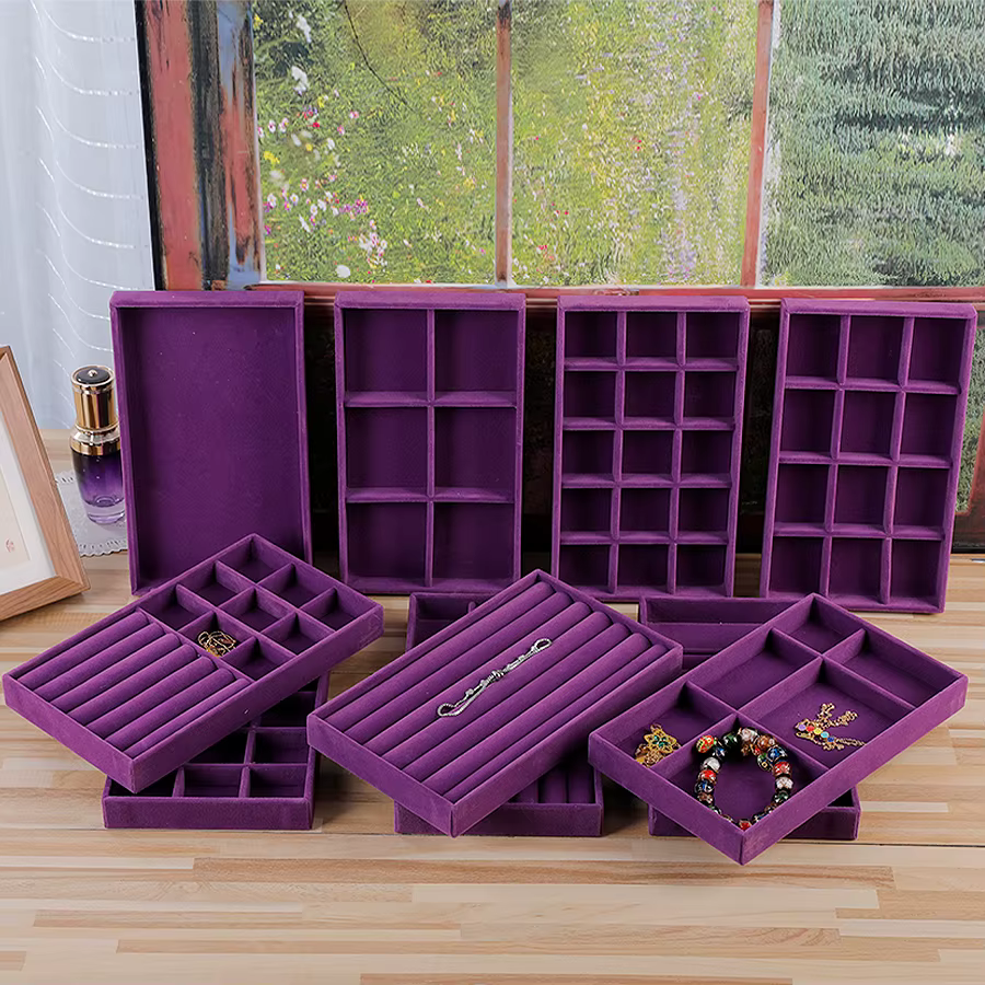 1 pièce, plateau à bijoux floqué, couleur: violet